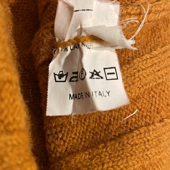 D. Exterior Cropped Sweater - Picture 7 of 7